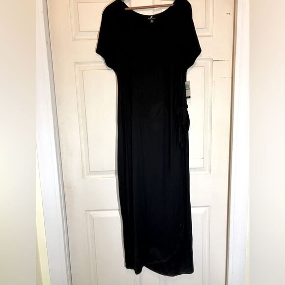 Ronni Nicole Dresses & Skirts - NWT, Ronni Nicole, faux wrap dress, size large, Midi length
